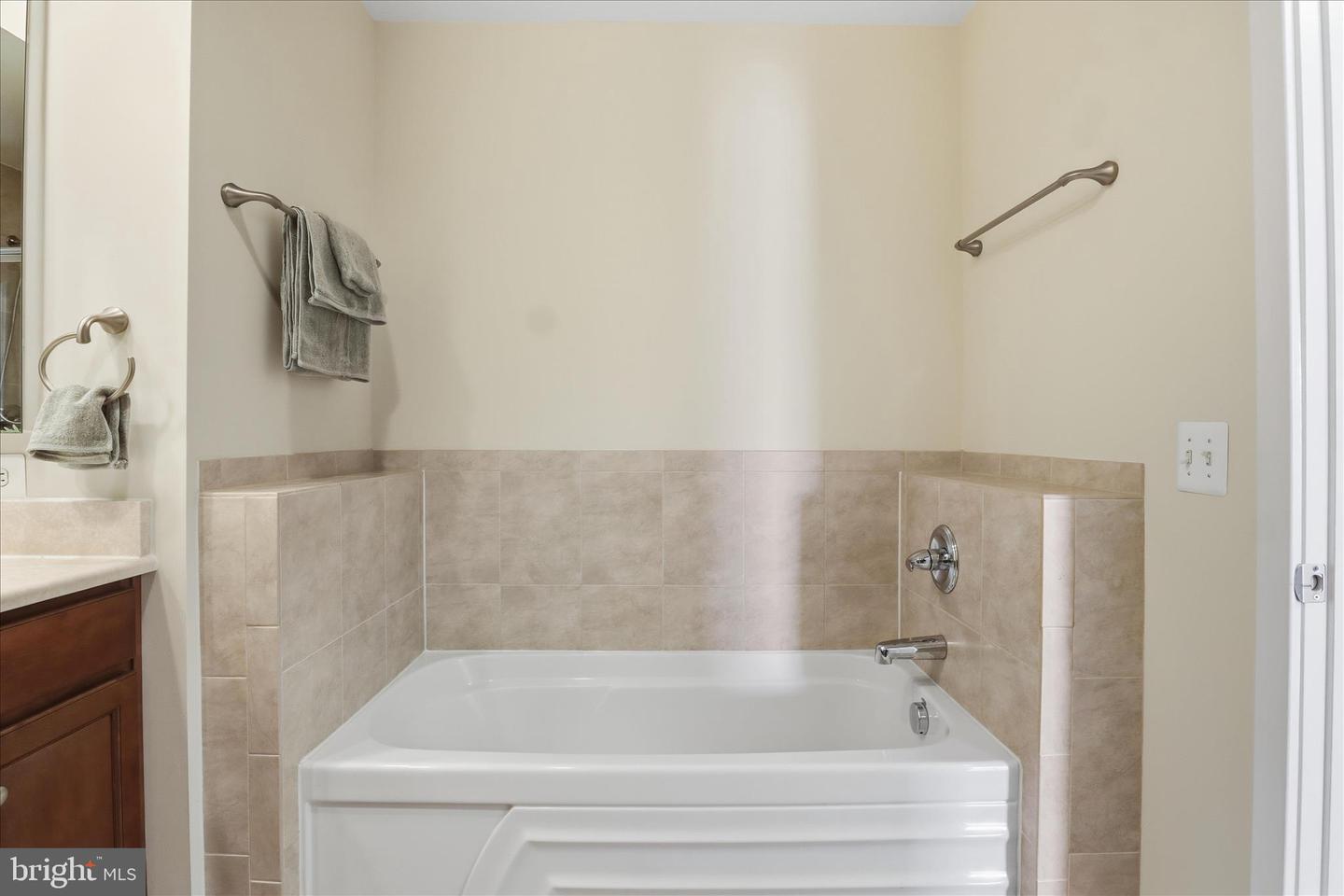 3941 OLD DOMINION BLVD, ALEXANDRIA, Virginia 22305, 3 Bedrooms Bedrooms, 6 Rooms Rooms,2 BathroomsBathrooms,Residential,For sale,3941 OLD DOMINION BLVD,VAAX2052130 MLS # VAAX2052130