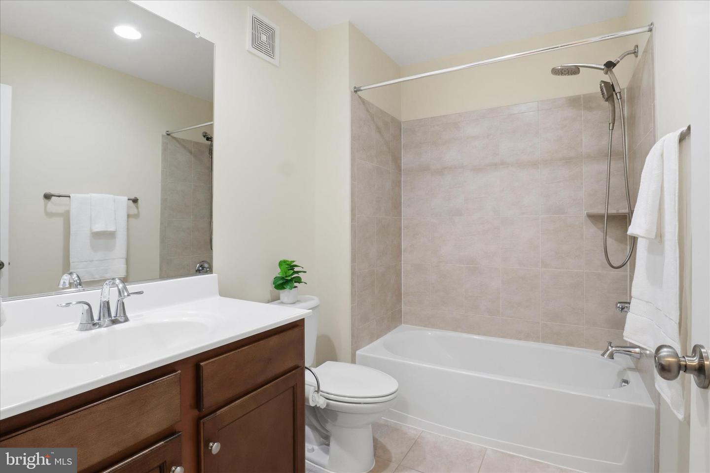 3941 OLD DOMINION BLVD, ALEXANDRIA, Virginia 22305, 3 Bedrooms Bedrooms, 6 Rooms Rooms,2 BathroomsBathrooms,Residential,For sale,3941 OLD DOMINION BLVD,VAAX2052130 MLS # VAAX2052130