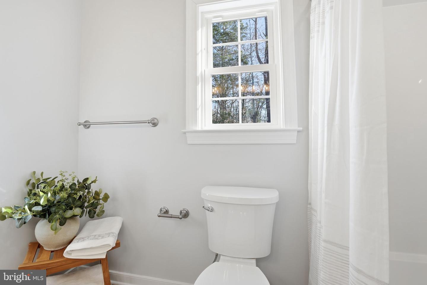 475 FREDERICKS HALL RD, BUMPASS, Virginia 23024, 2 Bedrooms Bedrooms, 8 Rooms Rooms,2 BathroomsBathrooms,Residential,For sale,475 FREDERICKS HALL RD,VALA2008976 MLS # VALA2008976 475 FREDERICKS HALL RD, BUMPASS, Virginia 23024, 2 Bedrooms Bedrooms, 8 Rooms Rooms,2 BathroomsBathrooms,Residential,For sale,475 FREDERICKS HALL RD,VALA2008976 MLS # VALA2008976