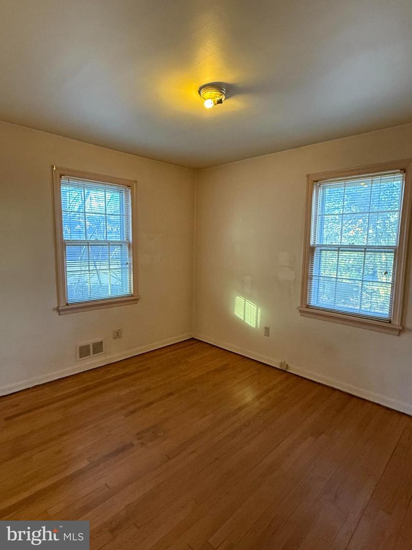 3010 ROGERS DR, FALLS CHURCH, Virginia 22042, 3 Bedrooms Bedrooms, 4 Rooms Rooms,1 BathroomBathrooms,Residential,For sale,3010 ROGERS DR,VAFX2281268 MLS # VAFX2281268 3010 ROGERS DR, FALLS CHURCH, Virginia 22042, 3 Bedrooms Bedrooms, 4 Rooms Rooms,1 BathroomBathrooms,Residential,For sale,3010 ROGERS DR,VAFX2281268 MLS # VAFX2281268