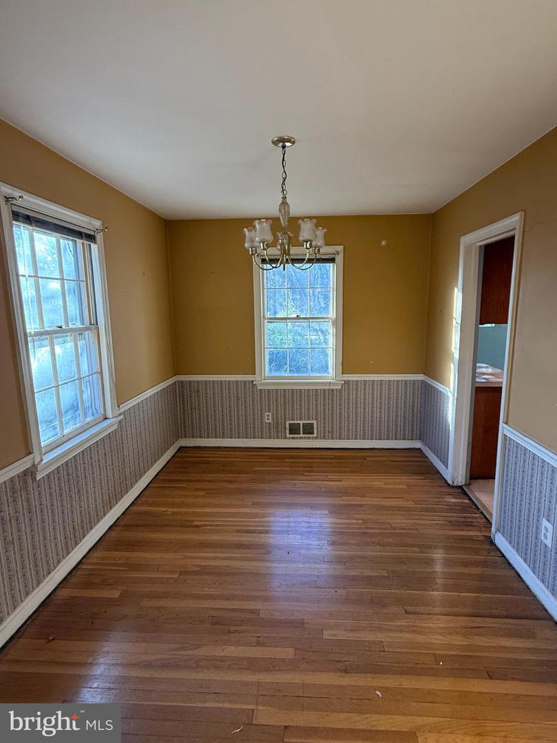 3010 ROGERS DR, FALLS CHURCH, Virginia 22042, 3 Bedrooms Bedrooms, 4 Rooms Rooms,1 BathroomBathrooms,Residential,For sale,3010 ROGERS DR,VAFX2281268 MLS # VAFX2281268 3010 ROGERS DR, FALLS CHURCH, Virginia 22042, 3 Bedrooms Bedrooms, 4 Rooms Rooms,1 BathroomBathrooms,Residential,For sale,3010 ROGERS DR,VAFX2281268 MLS # VAFX2281268