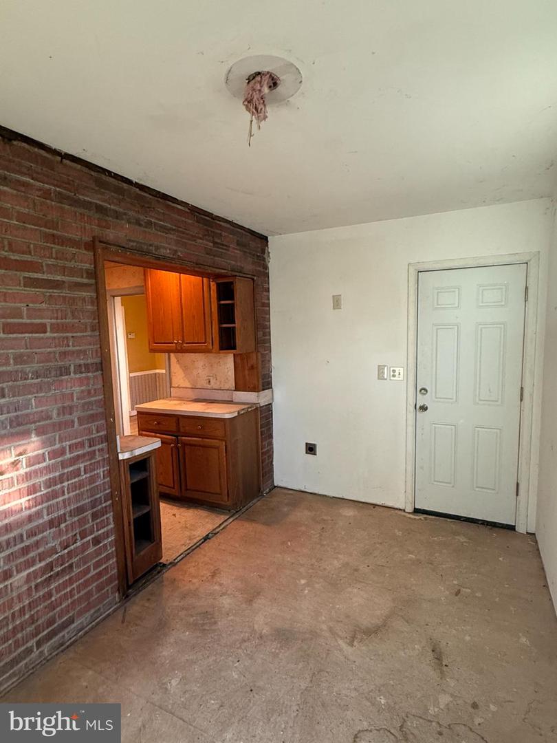 3010 ROGERS DR, FALLS CHURCH, Virginia 22042, 3 Bedrooms Bedrooms, 4 Rooms Rooms,1 BathroomBathrooms,Residential,For sale,3010 ROGERS DR,VAFX2281268 MLS # VAFX2281268 3010 ROGERS DR, FALLS CHURCH, Virginia 22042, 3 Bedrooms Bedrooms, 4 Rooms Rooms,1 BathroomBathrooms,Residential,For sale,3010 ROGERS DR,VAFX2281268 MLS # VAFX2281268