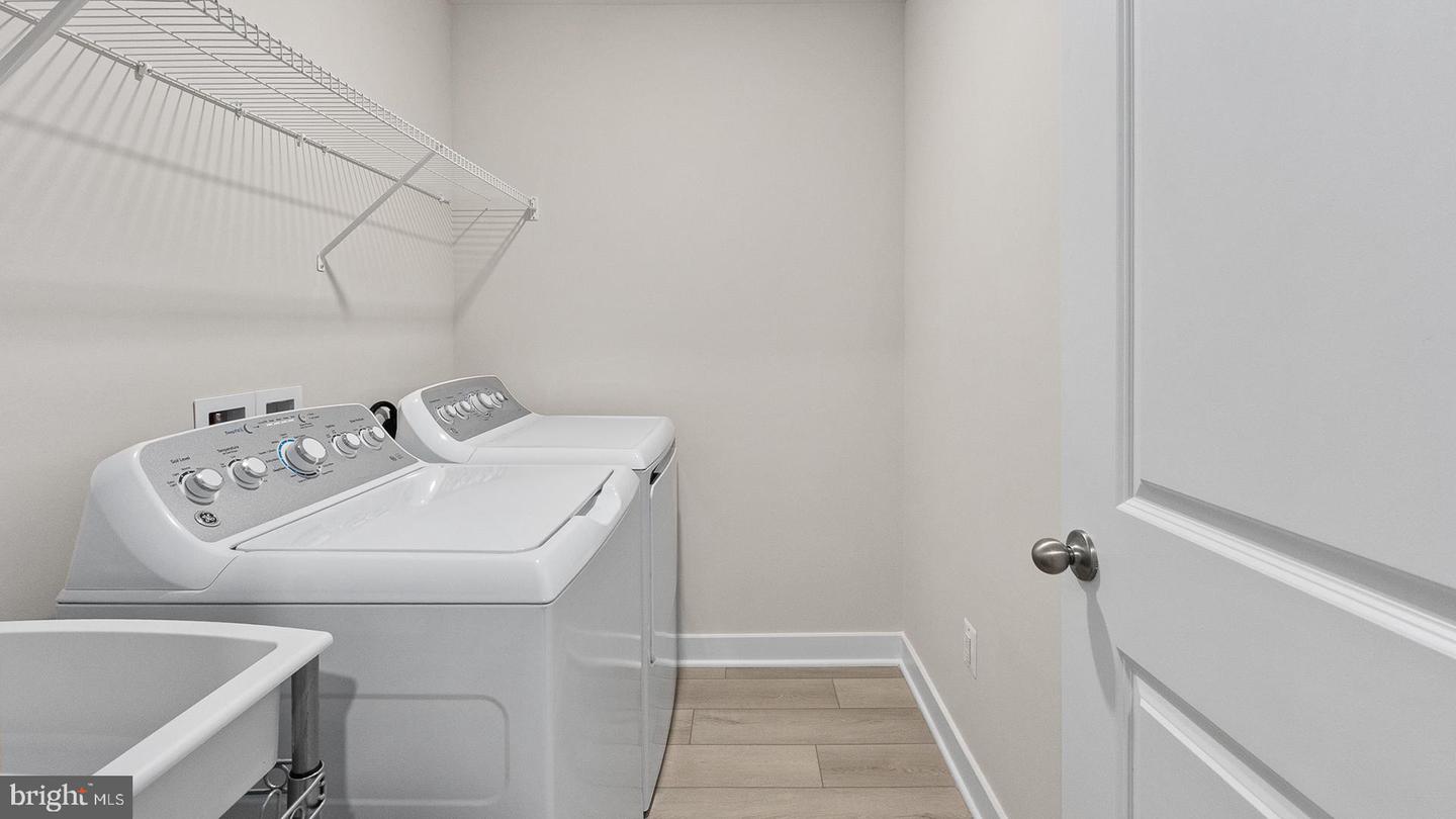 20829 CLOONGEE TER, DULLES, Virginia 20166, 3 Bedrooms Bedrooms, ,2 BathroomsBathrooms,Residential,For sale,20829 CLOONGEE TER,VALO2111888 MLS # VALO2111888