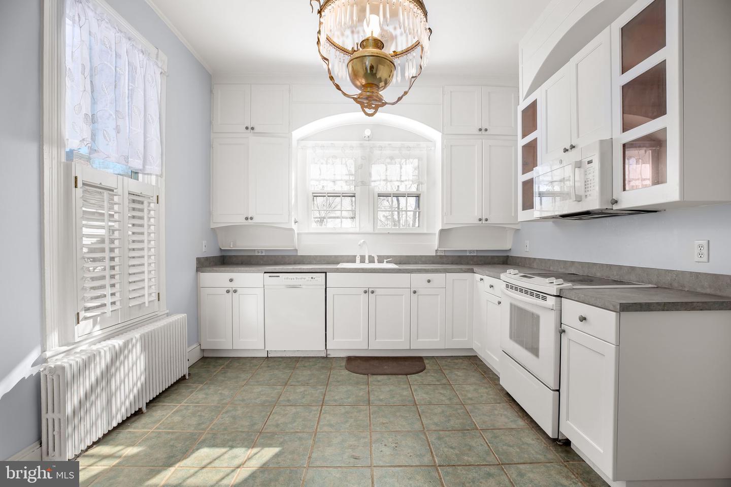 724 WILLIAM ST, FREDERICKSBURG, Virginia 22401, 4 Bedrooms Bedrooms, ,2 BathroomsBathrooms,Residential,For sale,724 WILLIAM ST,VAFB2009360 MLS # VAFB2009360