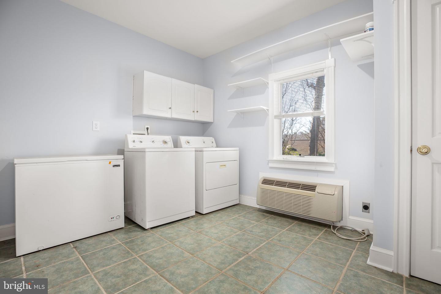 724 WILLIAM ST, FREDERICKSBURG, Virginia 22401, 4 Bedrooms Bedrooms, ,2 BathroomsBathrooms,Residential,For sale,724 WILLIAM ST,VAFB2009360 MLS # VAFB2009360