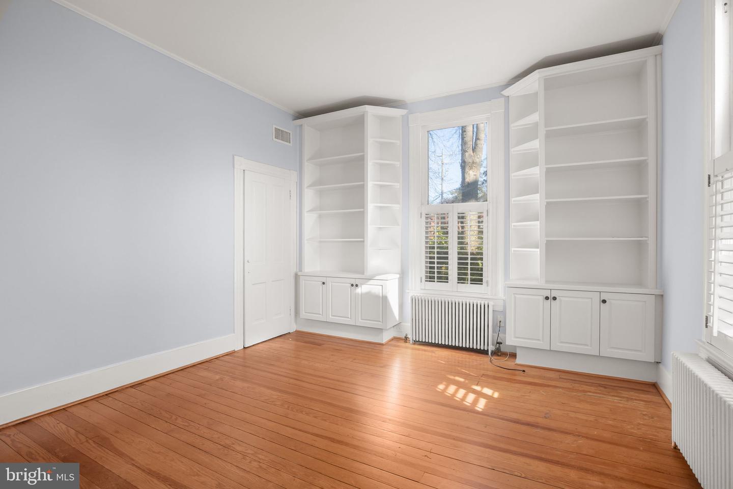 724 WILLIAM ST, FREDERICKSBURG, Virginia 22401, 4 Bedrooms Bedrooms, ,2 BathroomsBathrooms,Residential,For sale,724 WILLIAM ST,VAFB2009360 MLS # VAFB2009360