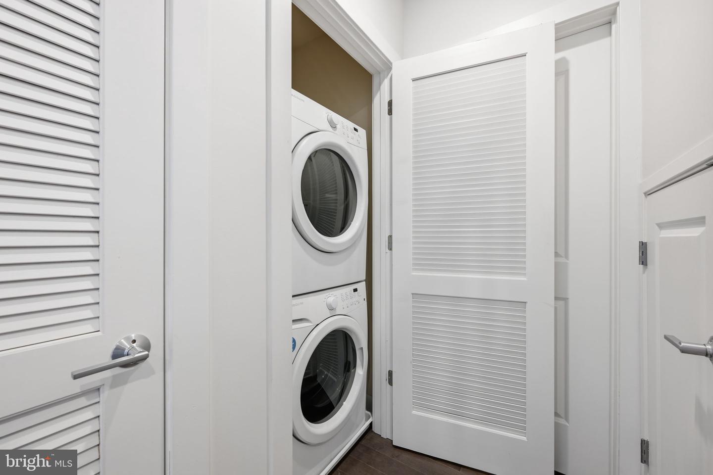 401 15TH ST SE #401, WASHINGTON, District Of Columbia 20003, 2 Bedrooms Bedrooms, ,2 BathroomsBathrooms,Residential,For sale,401 15TH ST SE #401,DCDC2233550 MLS # DCDC2233550