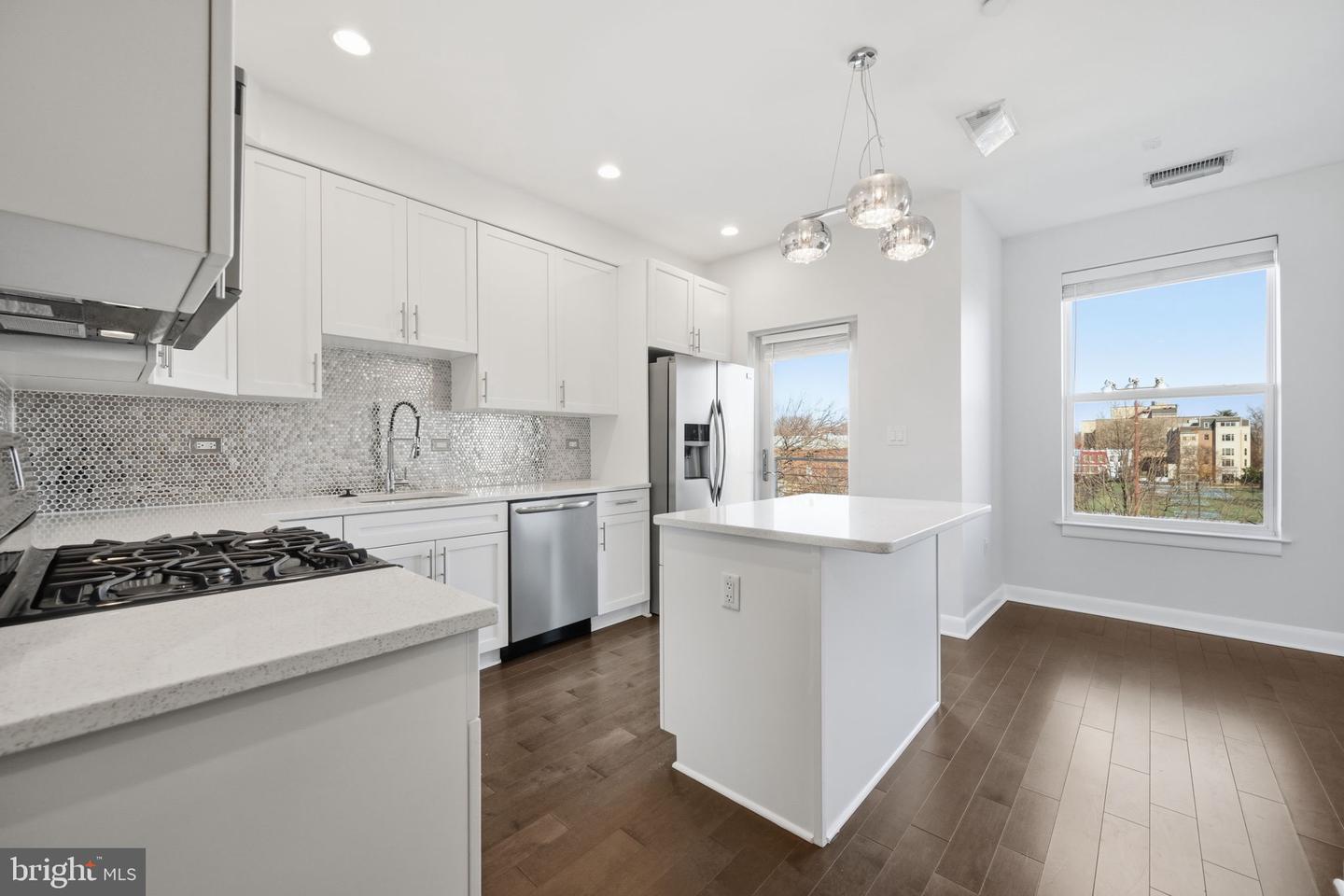 401 15TH ST SE #401, WASHINGTON, District Of Columbia 20003, 2 Bedrooms Bedrooms, ,2 BathroomsBathrooms,Residential,For sale,401 15TH ST SE #401,DCDC2233550 MLS # DCDC2233550