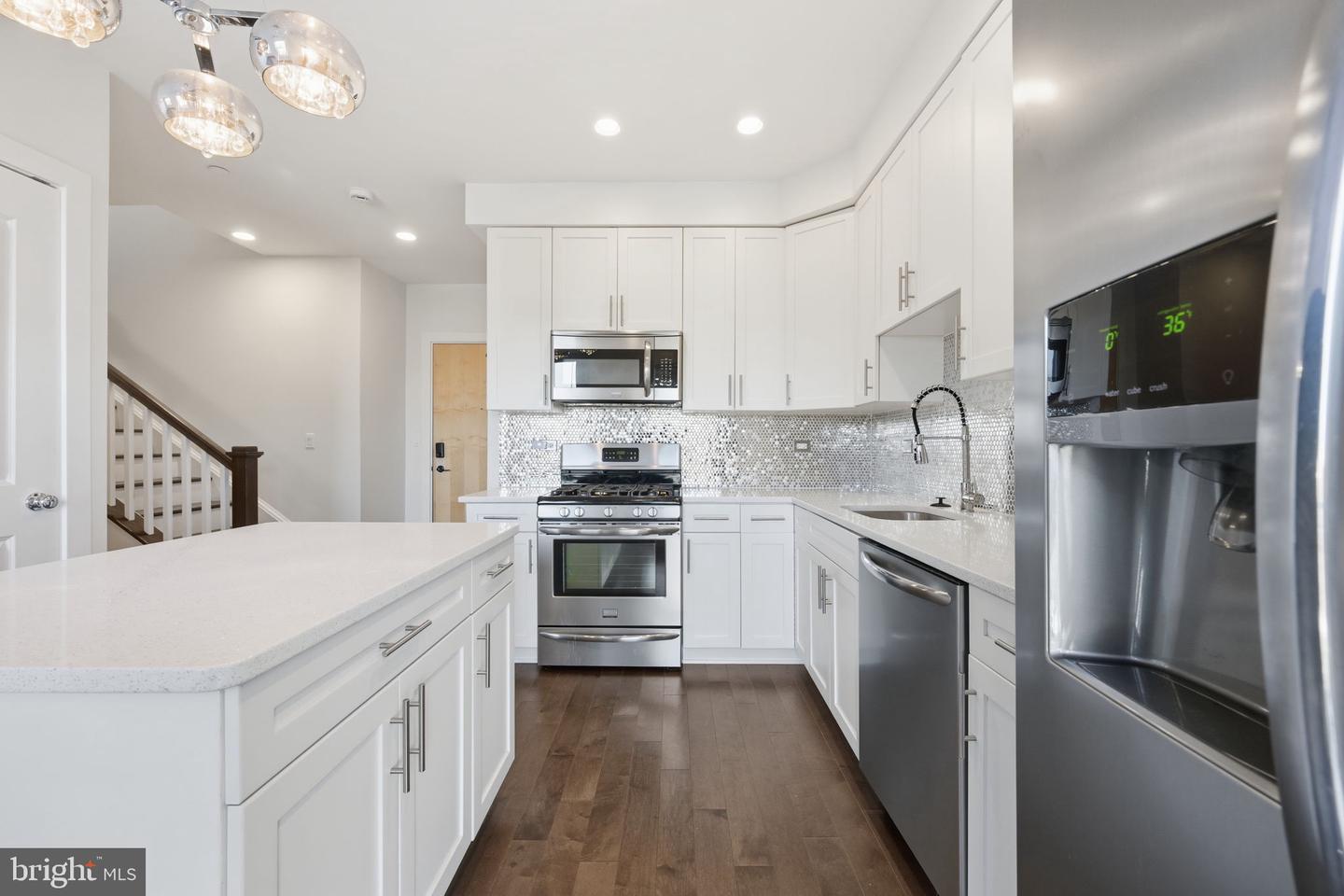 401 15TH ST SE #401, WASHINGTON, District Of Columbia 20003, 2 Bedrooms Bedrooms, ,2 BathroomsBathrooms,Residential,For sale,401 15TH ST SE #401,DCDC2233550 MLS # DCDC2233550