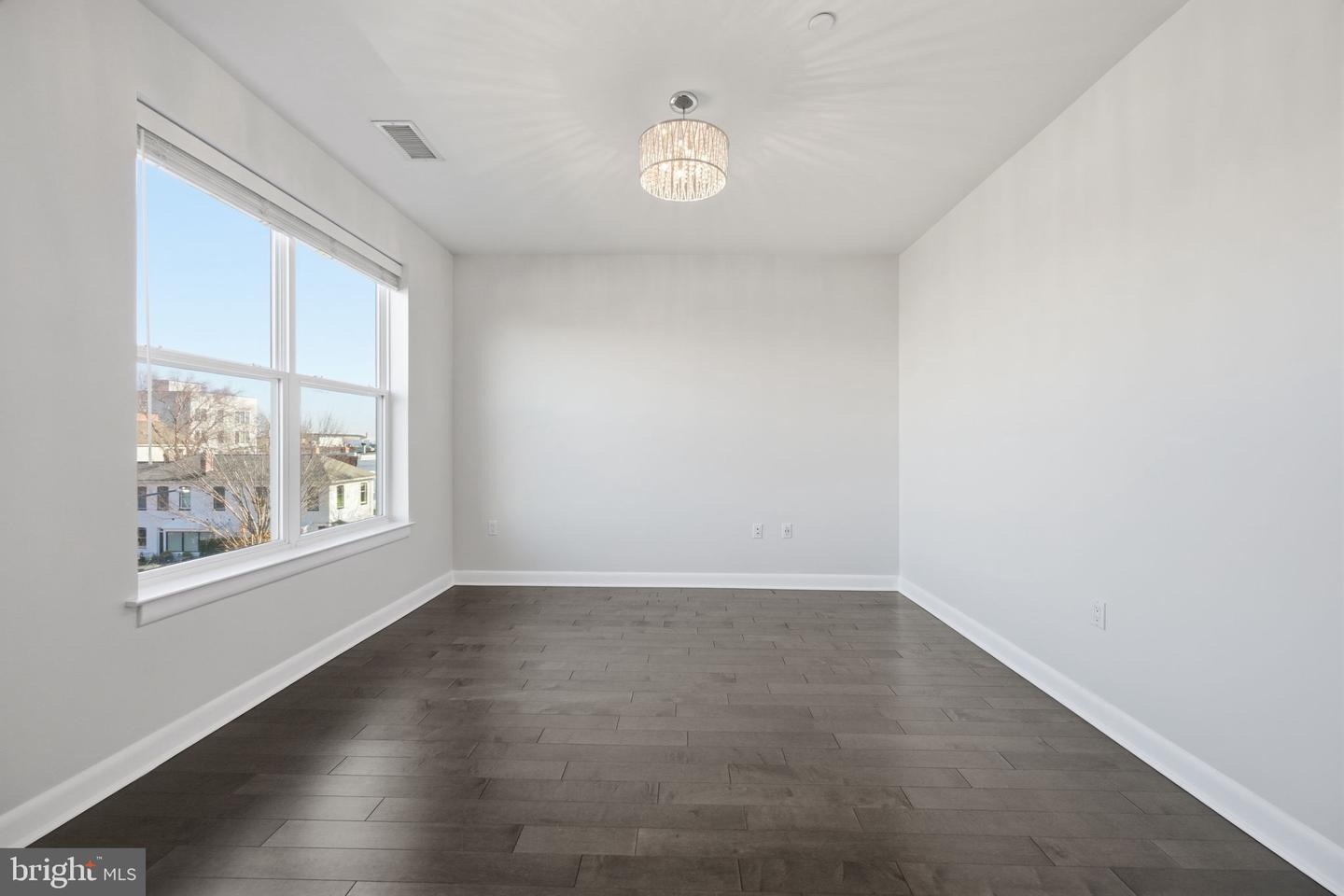 401 15TH ST SE #401, WASHINGTON, District Of Columbia 20003, 2 Bedrooms Bedrooms, ,2 BathroomsBathrooms,Residential,For sale,401 15TH ST SE #401,DCDC2233550 MLS # DCDC2233550