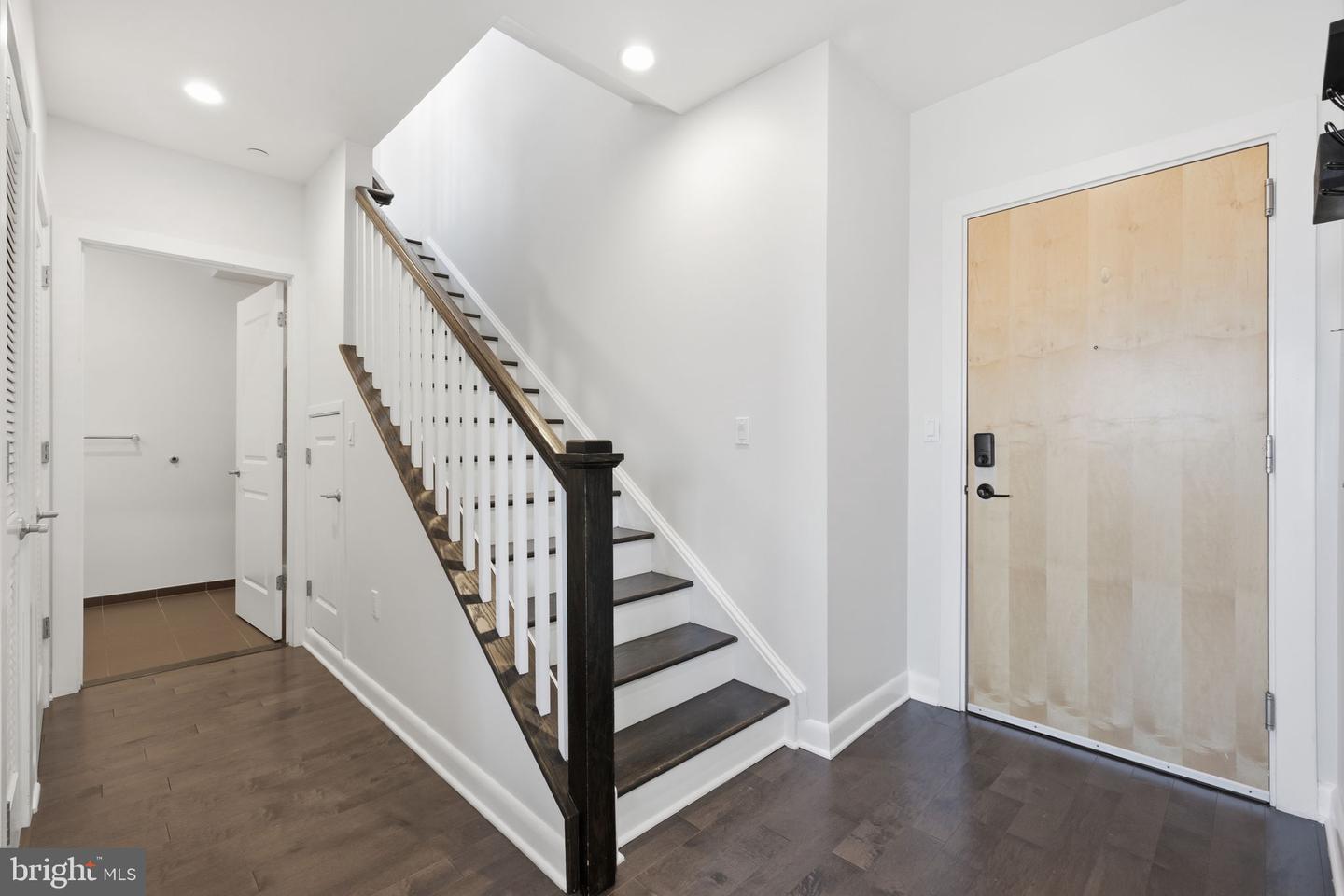 401 15TH ST SE #401, WASHINGTON, District Of Columbia 20003, 2 Bedrooms Bedrooms, ,2 BathroomsBathrooms,Residential,For sale,401 15TH ST SE #401,DCDC2233550 MLS # DCDC2233550