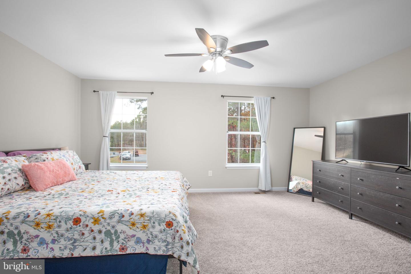 86 DEBBIE DR, FREDERICKSBURG, Virginia 22406, 5 Bedrooms Bedrooms, ,2 BathroomsBathrooms,Residential,For sale,86 DEBBIE DR,VAST2044544 MLS # VAST2044544