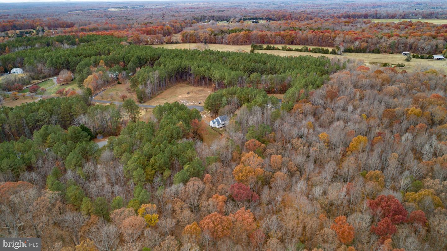 86 DEBBIE DR, FREDERICKSBURG, Virginia 22406, 5 Bedrooms Bedrooms, ,2 BathroomsBathrooms,Residential,For sale,86 DEBBIE DR,VAST2044544 MLS # VAST2044544