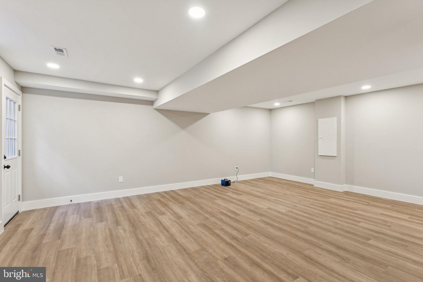 2308 CREEK DR, ALEXANDRIA, Virginia 22308, 5 Bedrooms Bedrooms, ,3 BathroomsBathrooms,Residential,For sale,2308 CREEK DR,VAFX2281350 MLS # VAFX2281350 2308 CREEK DR, ALEXANDRIA, Virginia 22308, 5 Bedrooms Bedrooms, ,3 BathroomsBathrooms,Residential,For sale,2308 CREEK DR,VAFX2281350 MLS # VAFX2281350