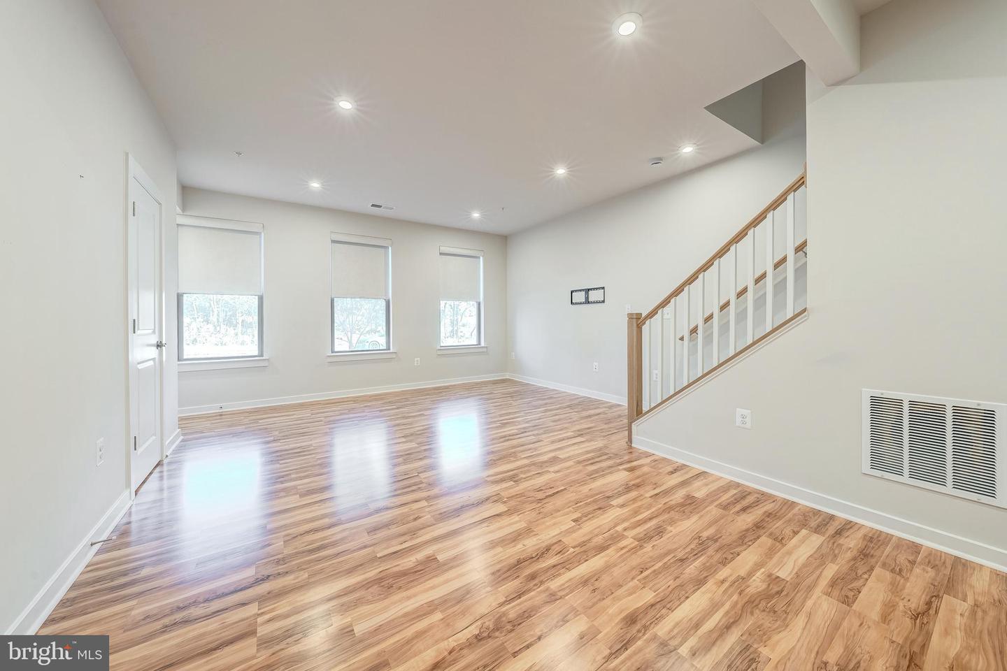 13504 INNOVATION STATION LOOP #2A, HERNDON, Virginia 20171, 3 Bedrooms Bedrooms, ,2 BathroomsBathrooms,Residential,For sale,13504 INNOVATION STATION LOOP #2A,VAFX2281354 MLS # VAFX2281354