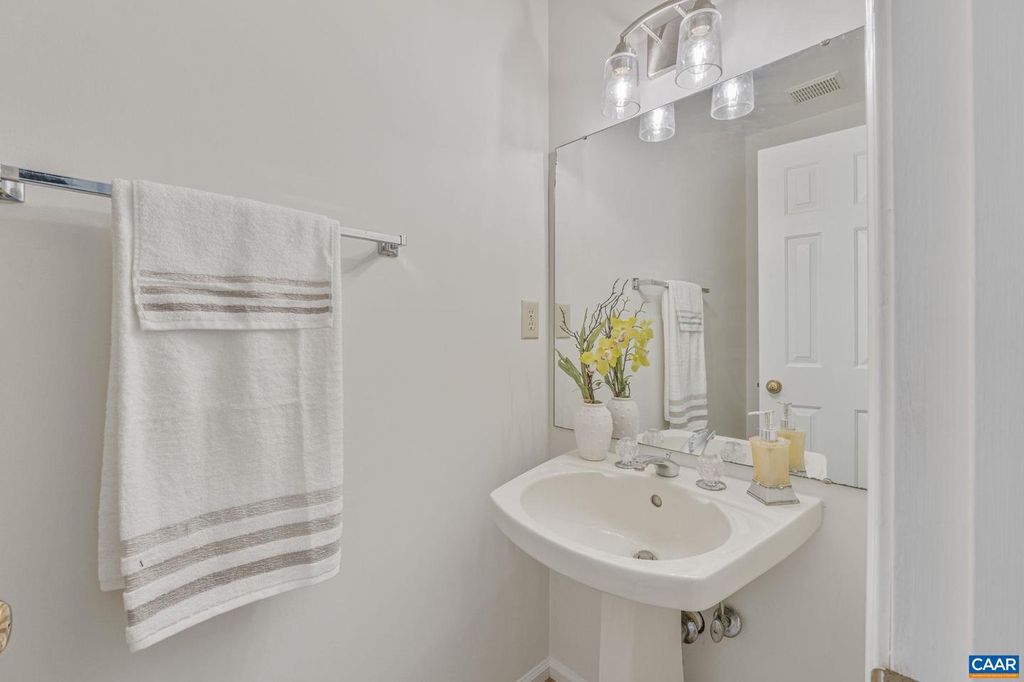 3265 GATEWAY CIR, CHARLOTTESVILLE, Virginia 22911, 3 Bedrooms Bedrooms, ,2 BathroomsBathrooms,Residential,For sale,3265 GATEWAY CIR,671589 MLS # 671589 3265 GATEWAY CIR, CHARLOTTESVILLE, Virginia 22911, 3 Bedrooms Bedrooms, ,2 BathroomsBathrooms,Residential,For sale,3265 GATEWAY CIR,671589 MLS # 671589