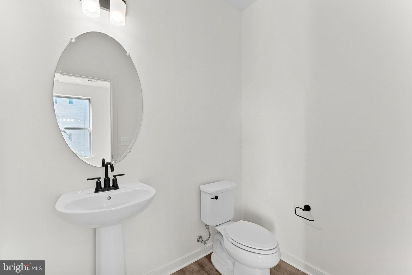 19717 MISTY MOSS SQ #1, ASHBURN, Virginia 20147, 3 Bedrooms Bedrooms, ,2 BathroomsBathrooms,Residential,For sale,19717 MISTY MOSS SQ #1,VALO2111924 MLS # VALO2111924