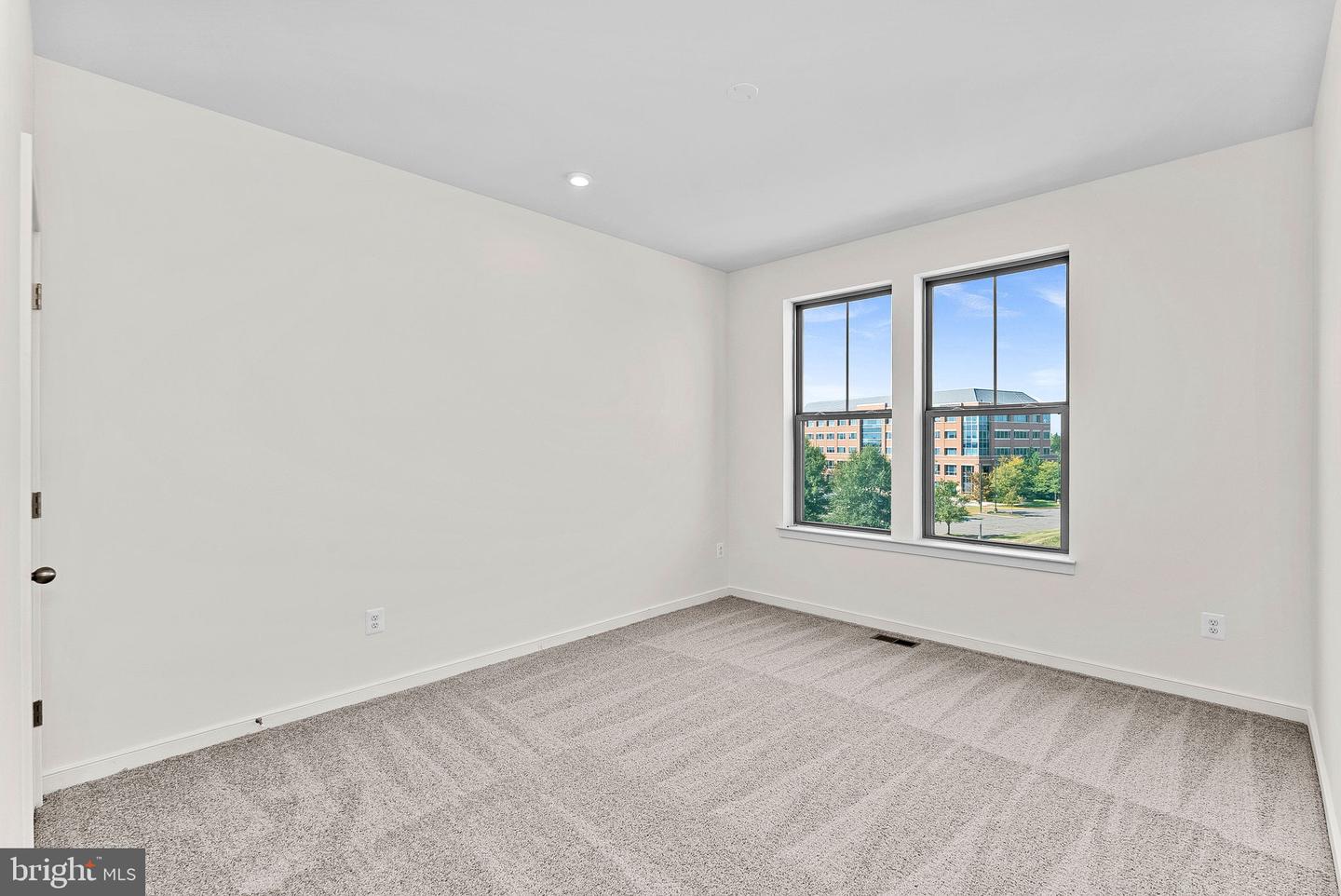 19717 MISTY MOSS SQ #1, ASHBURN, Virginia 20147, 3 Bedrooms Bedrooms, ,2 BathroomsBathrooms,Residential,For sale,19717 MISTY MOSS SQ #1,VALO2111924 MLS # VALO2111924