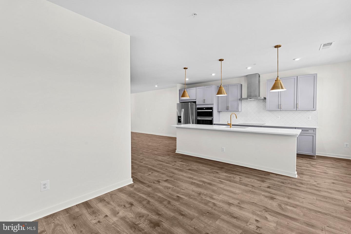 19717 MISTY MOSS SQ #1, ASHBURN, Virginia 20147, 3 Bedrooms Bedrooms, ,2 BathroomsBathrooms,Residential,For sale,19717 MISTY MOSS SQ #1,VALO2111924 MLS # VALO2111924