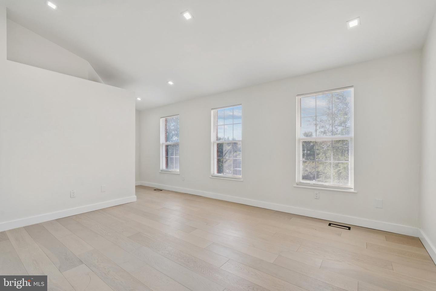 43501 POSTRAIL SQ, ASHBURN, Virginia 20147, 3 Bedrooms Bedrooms, 6 Rooms Rooms,2 BathroomsBathrooms,Residential,For sale,43501 POSTRAIL SQ,VALO2111936 MLS # VALO2111936