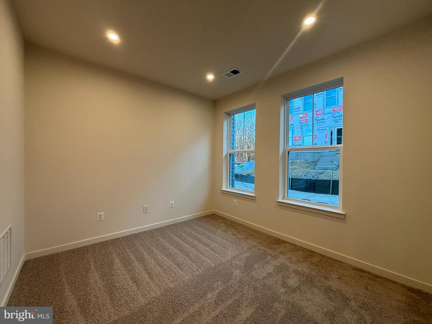 17952 ALICIA AVE #1, DUMFRIES, Virginia 22026, 3 Bedrooms Bedrooms, ,3 BathroomsBathrooms,Residential,For sale,17952 ALICIA AVE #1,VAPW2108582 MLS # VAPW2108582