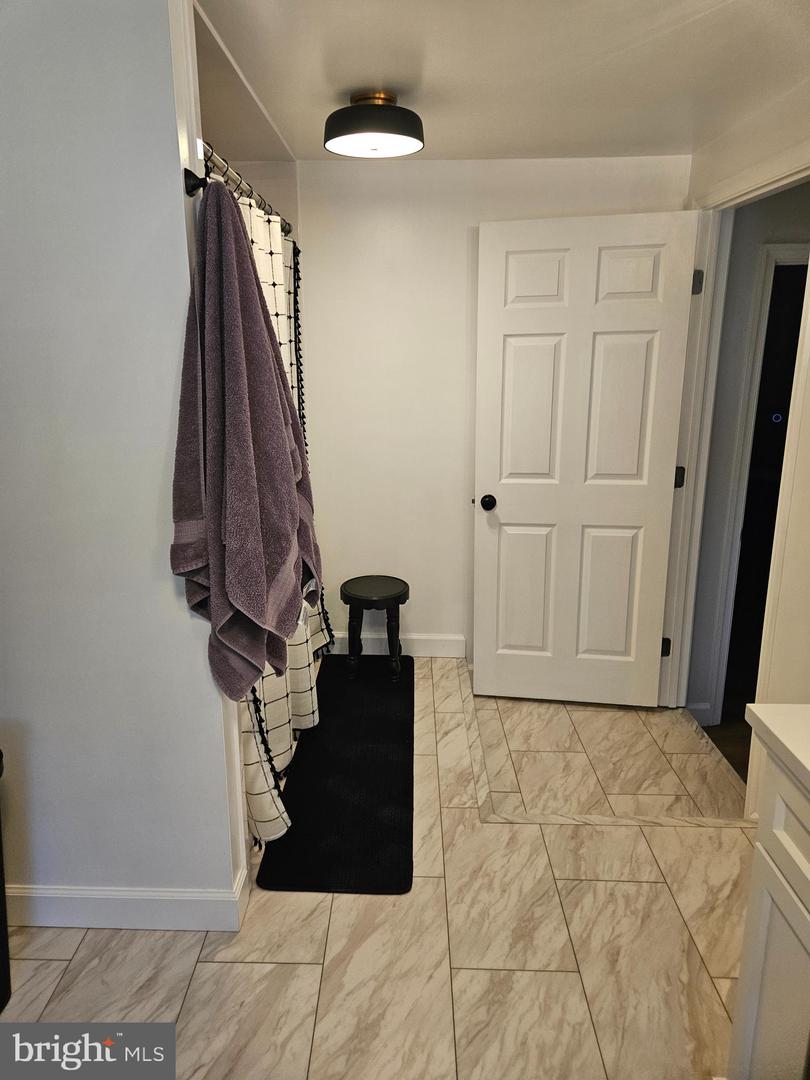 14464 LIPSCOMB HILL LN, MILFORD, Virginia 22514, 4 Bedrooms Bedrooms, 8 Rooms Rooms,3 BathroomsBathrooms,Residential,For sale,14464 LIPSCOMB HILL LN,VACV2009248 MLS # VACV2009248