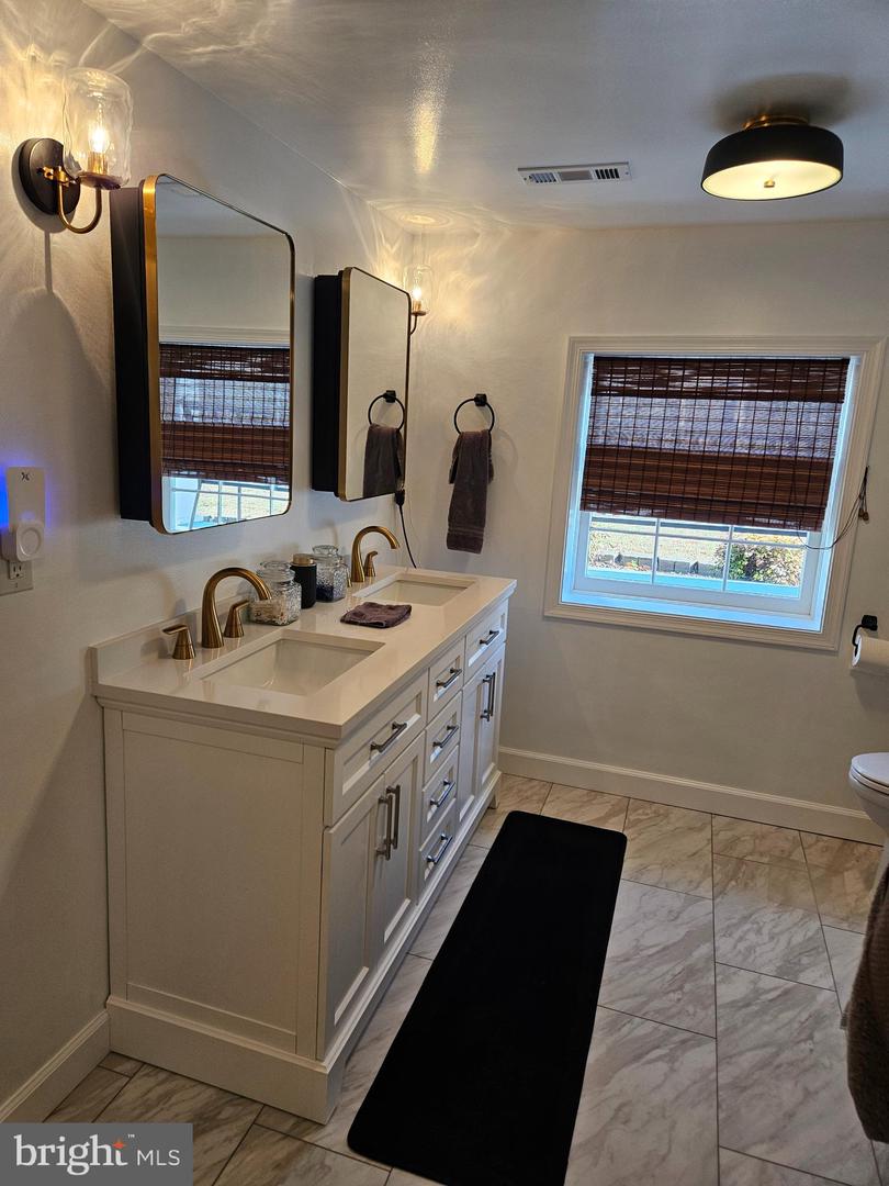 14464 LIPSCOMB HILL LN, MILFORD, Virginia 22514, 4 Bedrooms Bedrooms, 8 Rooms Rooms,3 BathroomsBathrooms,Residential,For sale,14464 LIPSCOMB HILL LN,VACV2009248 MLS # VACV2009248