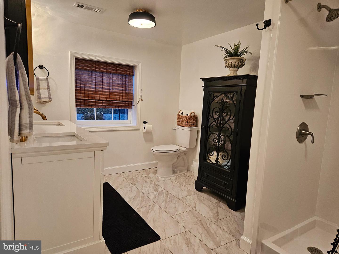 14464 LIPSCOMB HILL LN, MILFORD, Virginia 22514, 4 Bedrooms Bedrooms, 8 Rooms Rooms,3 BathroomsBathrooms,Residential,For sale,14464 LIPSCOMB HILL LN,VACV2009248 MLS # VACV2009248