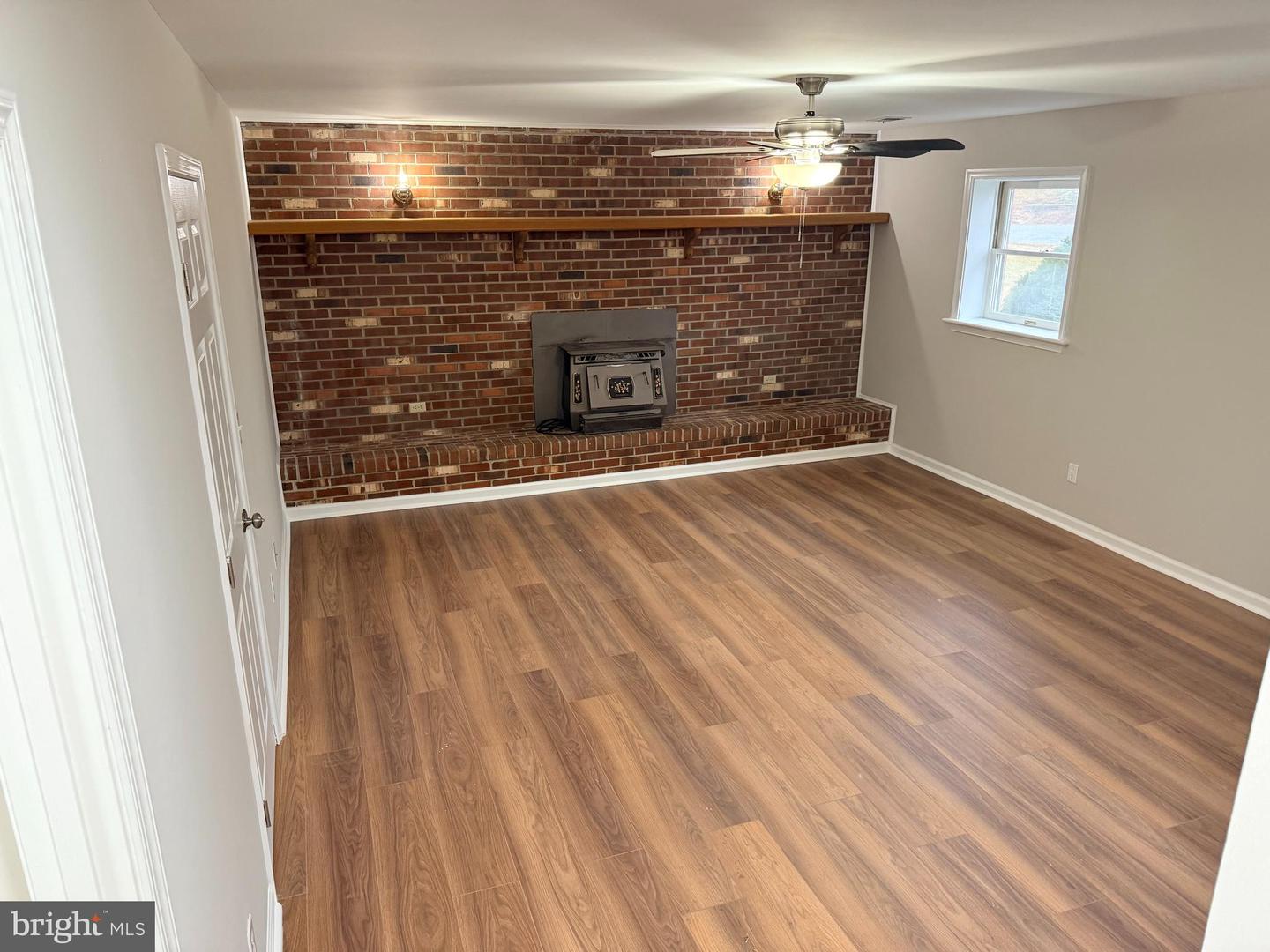 537 BUTTERNUT DR, FREDERICKSBURG, Virginia 22408, 3 Bedrooms Bedrooms, 7 Rooms Rooms,2 BathroomsBathrooms,Residential,For sale,537 BUTTERNUT DR,VASP2037946 MLS # VASP2037946