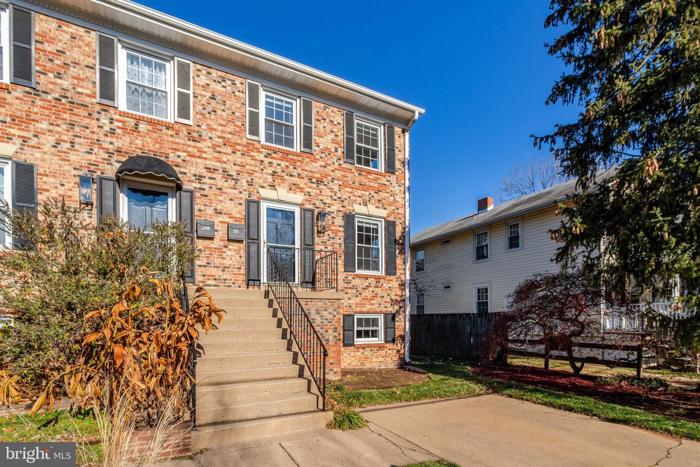 216 DUNCAN AVE, ALEXANDRIA, Virginia 22301, 3 Bedrooms Bedrooms, ,2 BathroomsBathrooms,Residential,For sale,216 DUNCAN AVE,VAAX2038774 MLS # VAAX2038774
