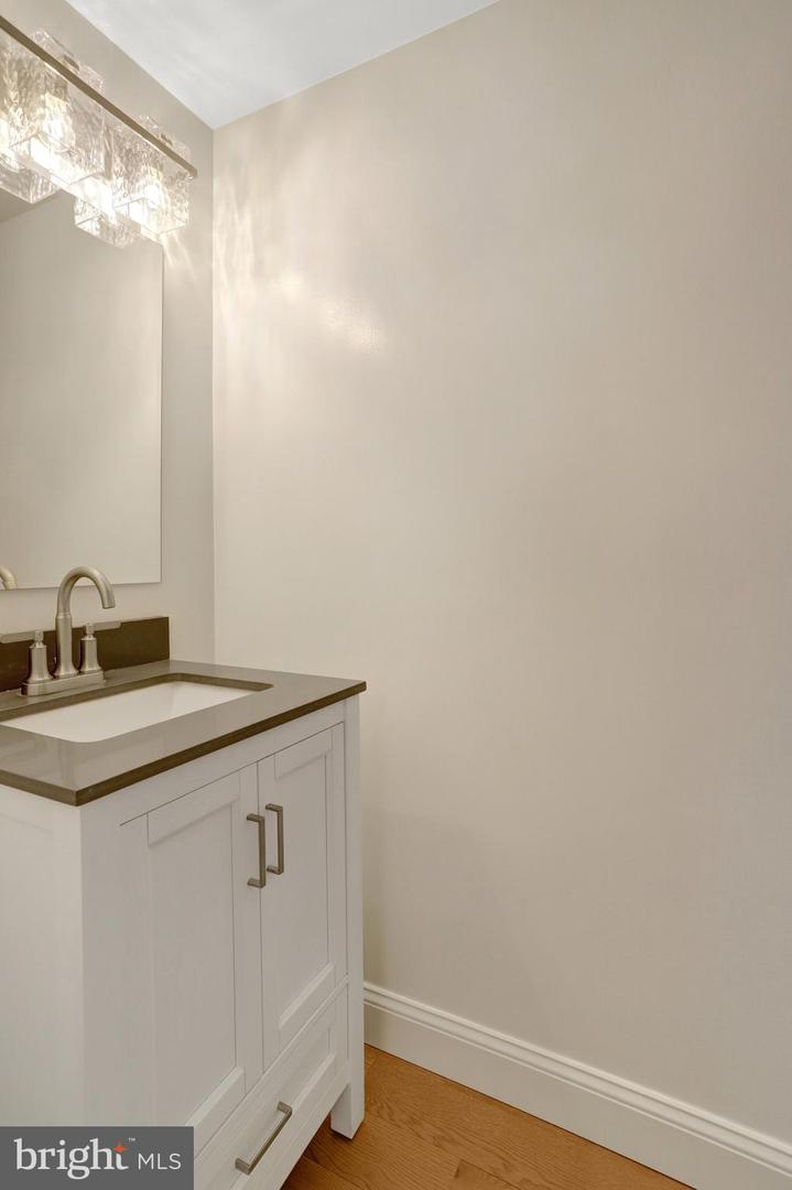 216 DUNCAN AVE, ALEXANDRIA, Virginia 22301, 3 Bedrooms Bedrooms, ,2 BathroomsBathrooms,Residential,For sale,216 DUNCAN AVE,VAAX2038774 MLS # VAAX2038774