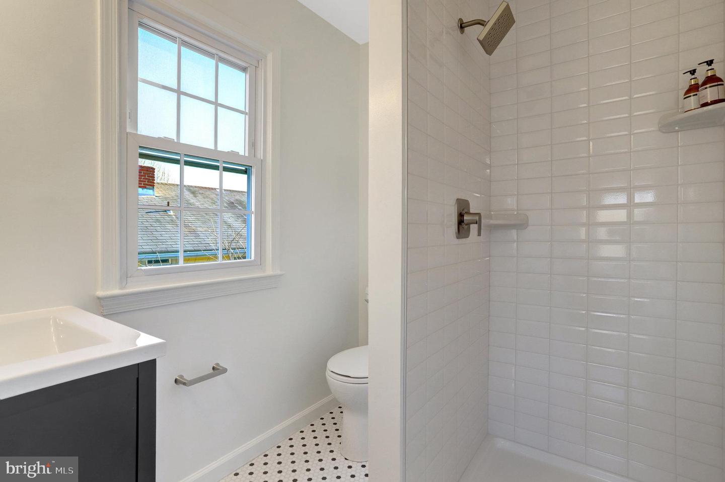 216 DUNCAN AVE, ALEXANDRIA, Virginia 22301, 3 Bedrooms Bedrooms, ,2 BathroomsBathrooms,Residential,For sale,216 DUNCAN AVE,VAAX2038774 MLS # VAAX2038774