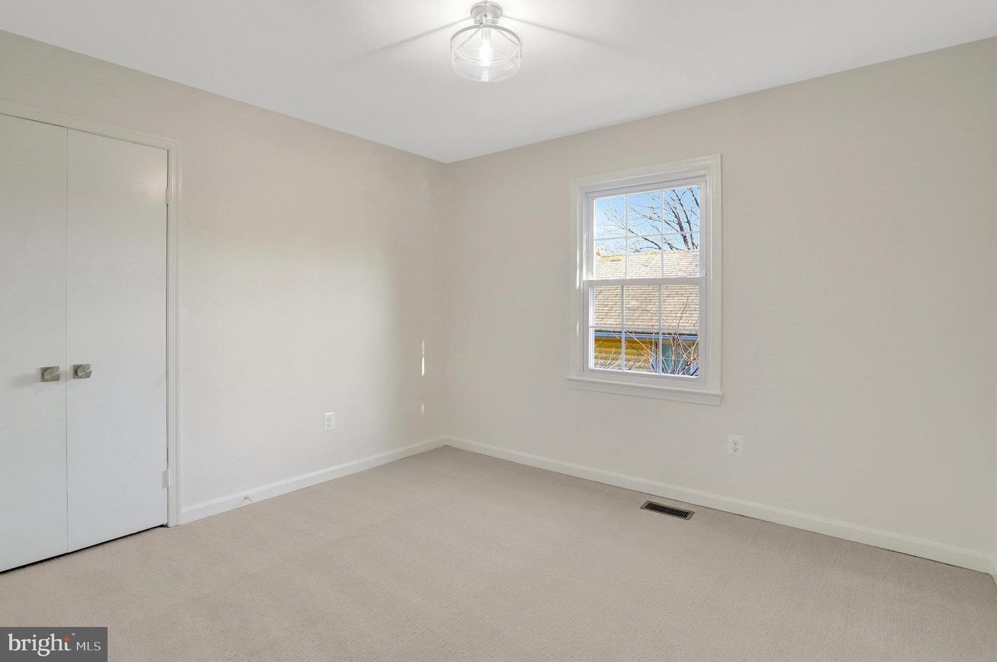 216 DUNCAN AVE, ALEXANDRIA, Virginia 22301, 3 Bedrooms Bedrooms, ,2 BathroomsBathrooms,Residential,For sale,216 DUNCAN AVE,VAAX2038774 MLS # VAAX2038774