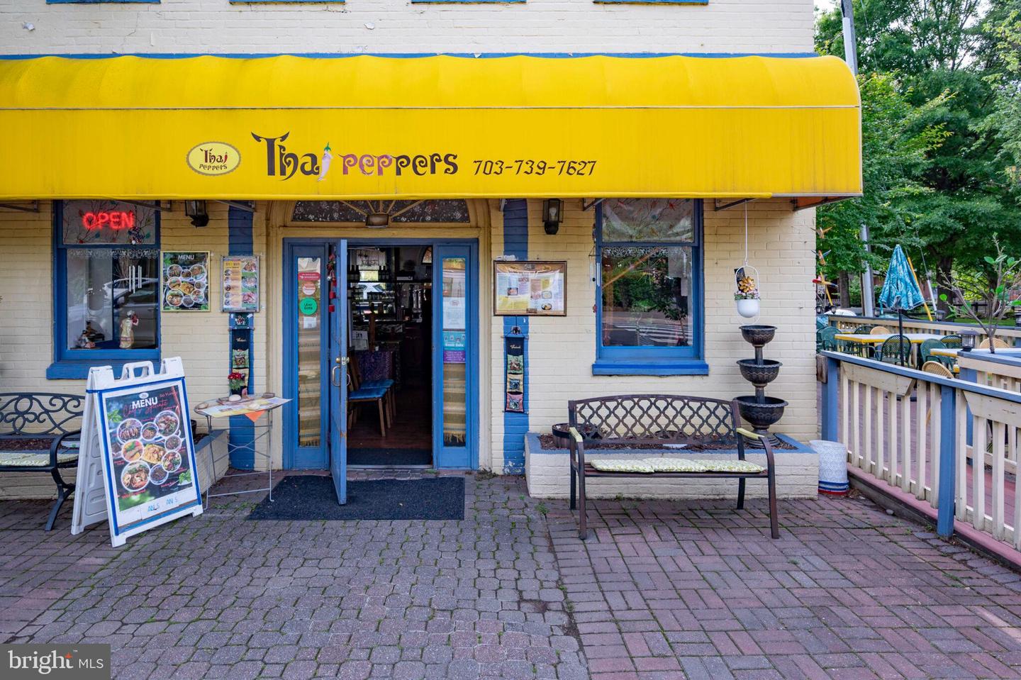 216 DUNCAN AVE, ALEXANDRIA, Virginia 22301, 3 Bedrooms Bedrooms, ,2 BathroomsBathrooms,Residential,For sale,216 DUNCAN AVE,VAAX2038774 MLS # VAAX2038774