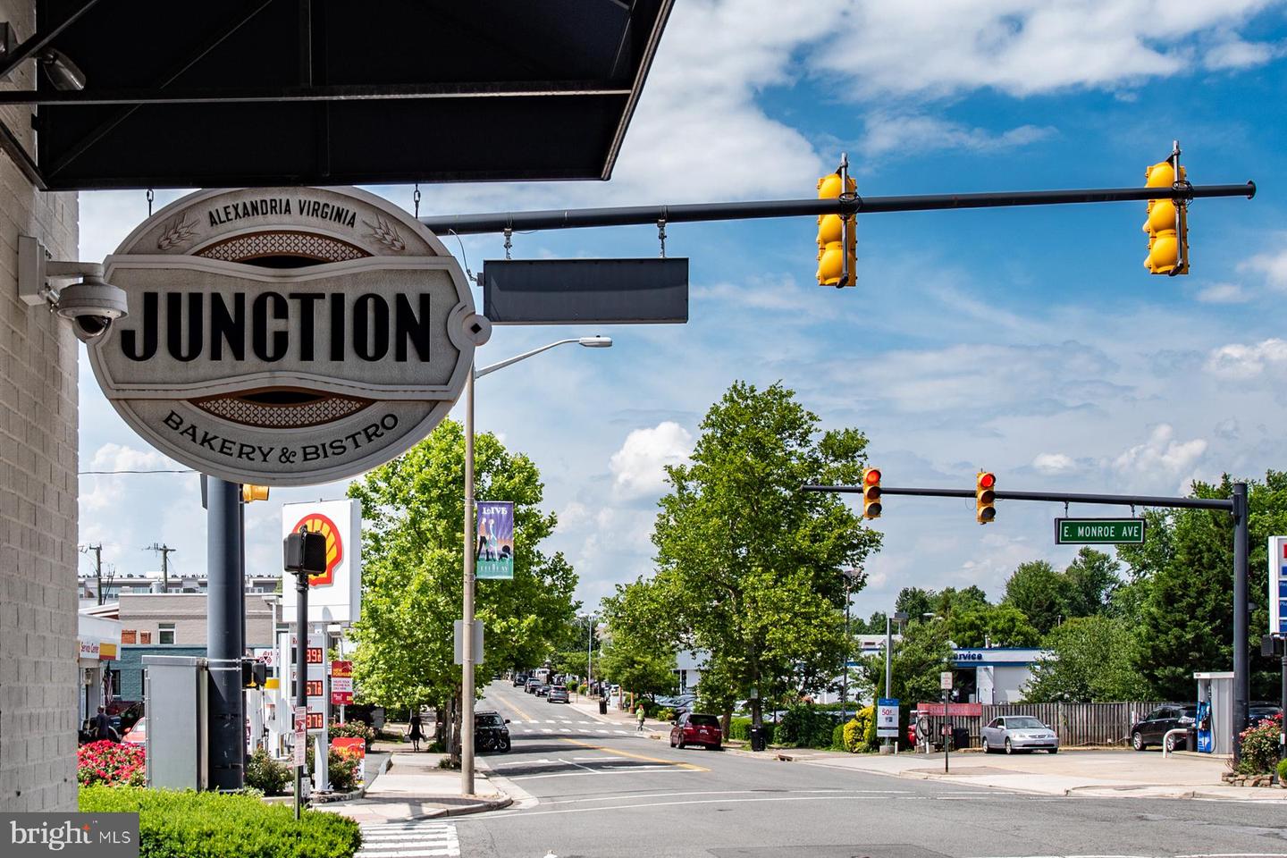 216 DUNCAN AVE, ALEXANDRIA, Virginia 22301, 3 Bedrooms Bedrooms, ,2 BathroomsBathrooms,Residential,For sale,216 DUNCAN AVE,VAAX2038774 MLS # VAAX2038774