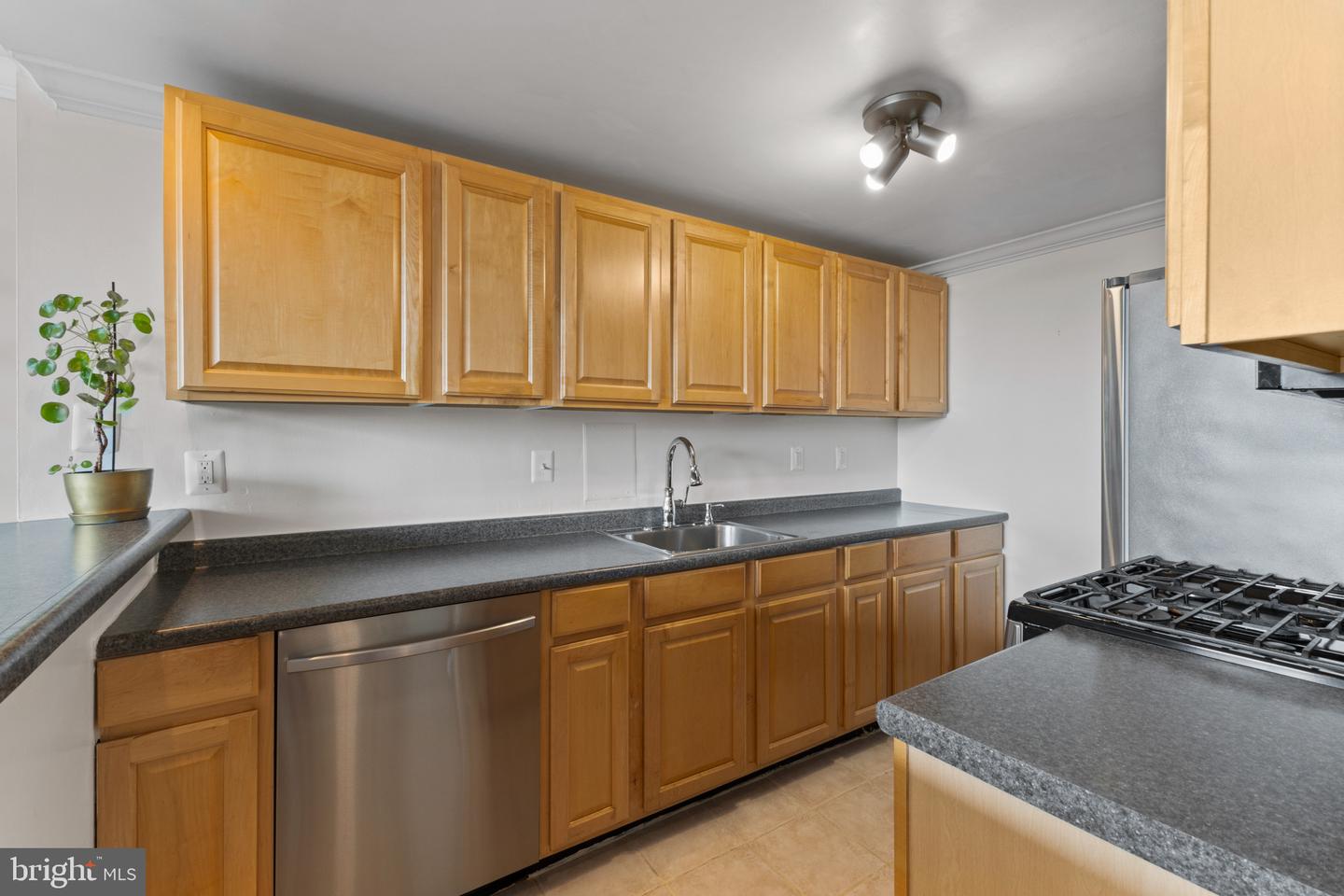 4600 DUKE ST #613, ALEXANDRIA, Virginia 22304, 2 Bedrooms Bedrooms, ,1 BathroomBathrooms,Residential,For sale,4600 DUKE ST #613,VAAX2043528 MLS # VAAX2043528