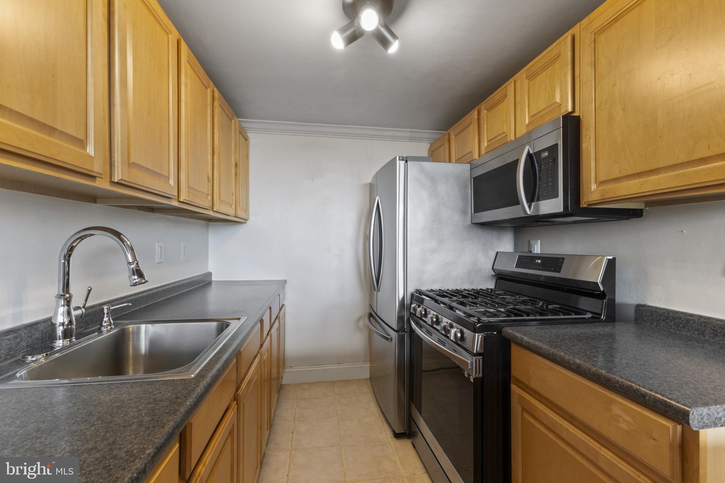 4600 DUKE ST #613, ALEXANDRIA, Virginia 22304, 2 Bedrooms Bedrooms, ,1 BathroomBathrooms,Residential,For sale,4600 DUKE ST #613,VAAX2043528 MLS # VAAX2043528