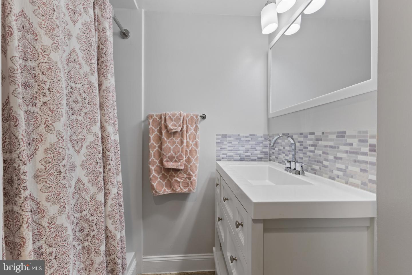 4600 DUKE ST #613, ALEXANDRIA, Virginia 22304, 2 Bedrooms Bedrooms, ,1 BathroomBathrooms,Residential,For sale,4600 DUKE ST #613,VAAX2043528 MLS # VAAX2043528