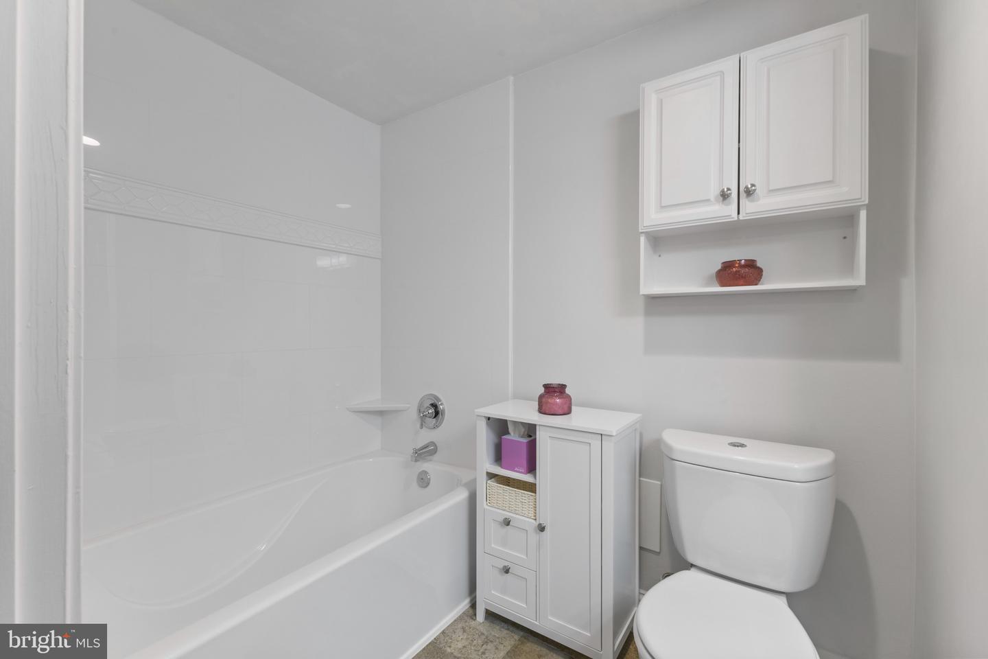4600 DUKE ST #613, ALEXANDRIA, Virginia 22304, 2 Bedrooms Bedrooms, ,1 BathroomBathrooms,Residential,For sale,4600 DUKE ST #613,VAAX2043528 MLS # VAAX2043528