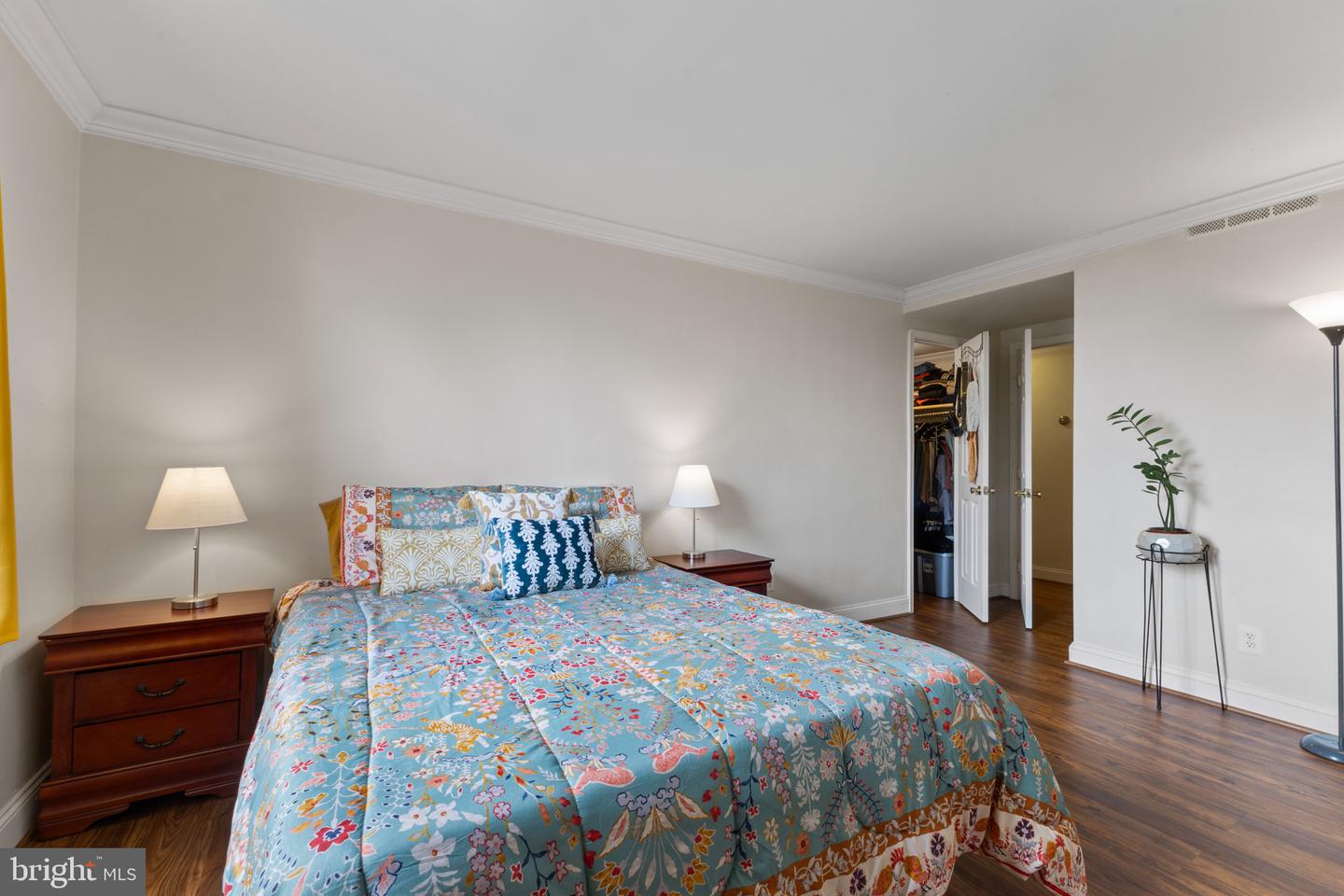 4600 DUKE ST #613, ALEXANDRIA, Virginia 22304, 2 Bedrooms Bedrooms, ,1 BathroomBathrooms,Residential,For sale,4600 DUKE ST #613,VAAX2043528 MLS # VAAX2043528