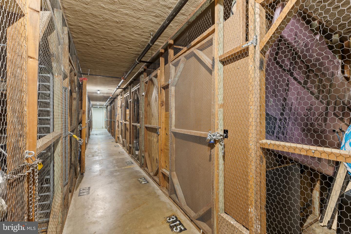 4600 DUKE ST #613, ALEXANDRIA, Virginia 22304, 2 Bedrooms Bedrooms, ,1 BathroomBathrooms,Residential,For sale,4600 DUKE ST #613,VAAX2043528 MLS # VAAX2043528