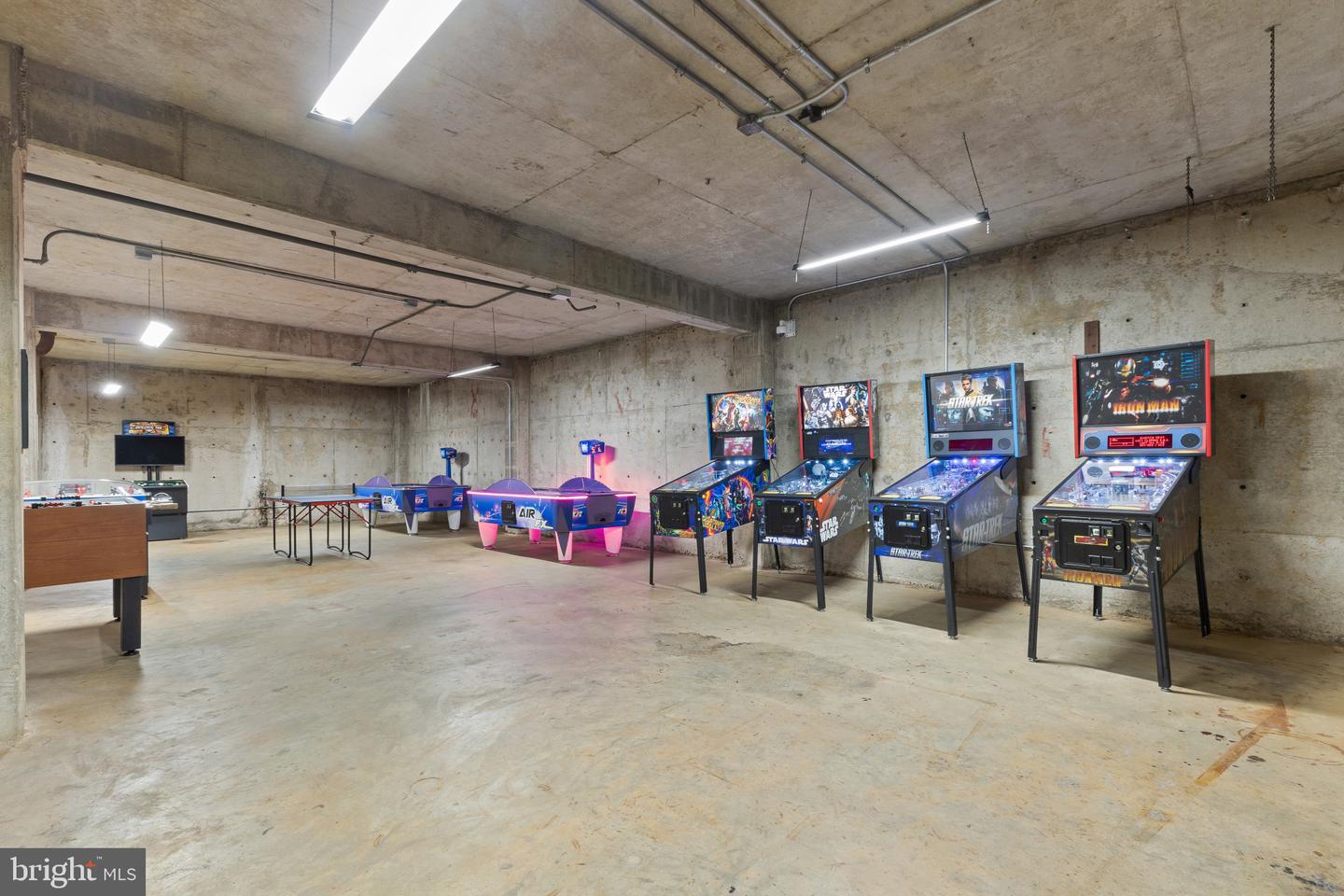 4600 DUKE ST #613, ALEXANDRIA, Virginia 22304, 2 Bedrooms Bedrooms, ,1 BathroomBathrooms,Residential,For sale,4600 DUKE ST #613,VAAX2043528 MLS # VAAX2043528