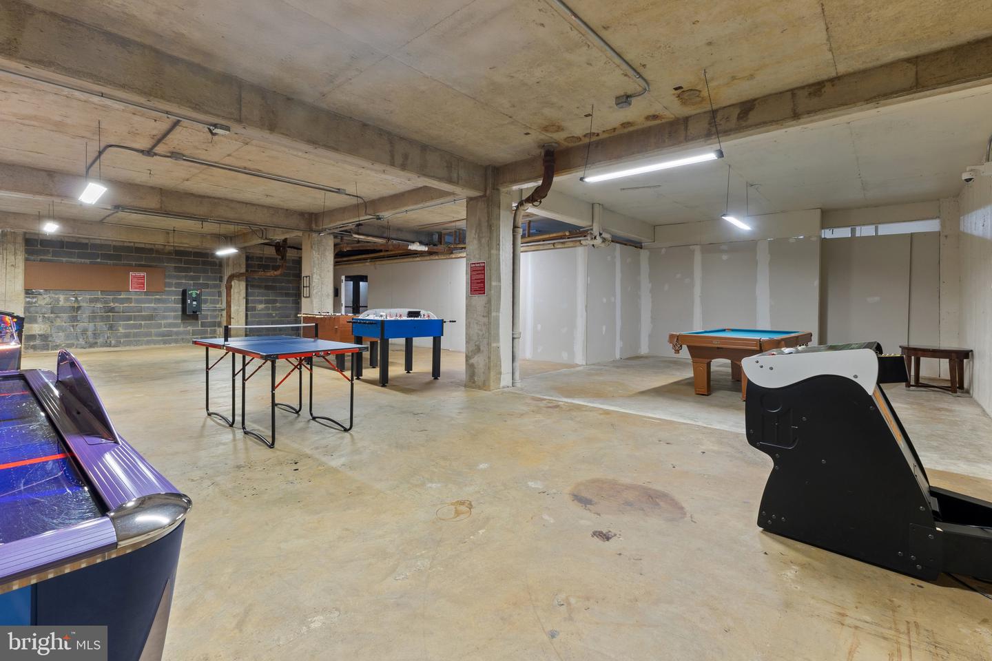 4600 DUKE ST #613, ALEXANDRIA, Virginia 22304, 2 Bedrooms Bedrooms, ,1 BathroomBathrooms,Residential,For sale,4600 DUKE ST #613,VAAX2043528 MLS # VAAX2043528