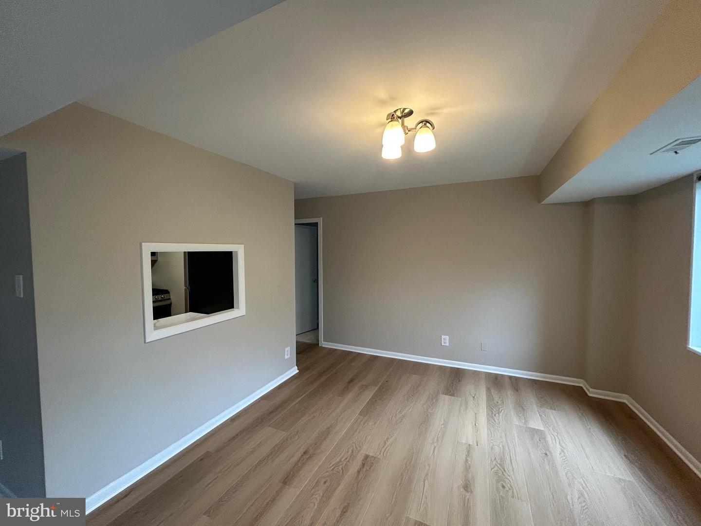 5340 HOLMES RUN PKWY #217, ALEXANDRIA, Virginia 22304, 1 Bedroom Bedrooms, ,1 BathroomBathrooms,Residential,For sale,5340 HOLMES RUN PKWY #217,VAAX2045600 MLS # VAAX2045600