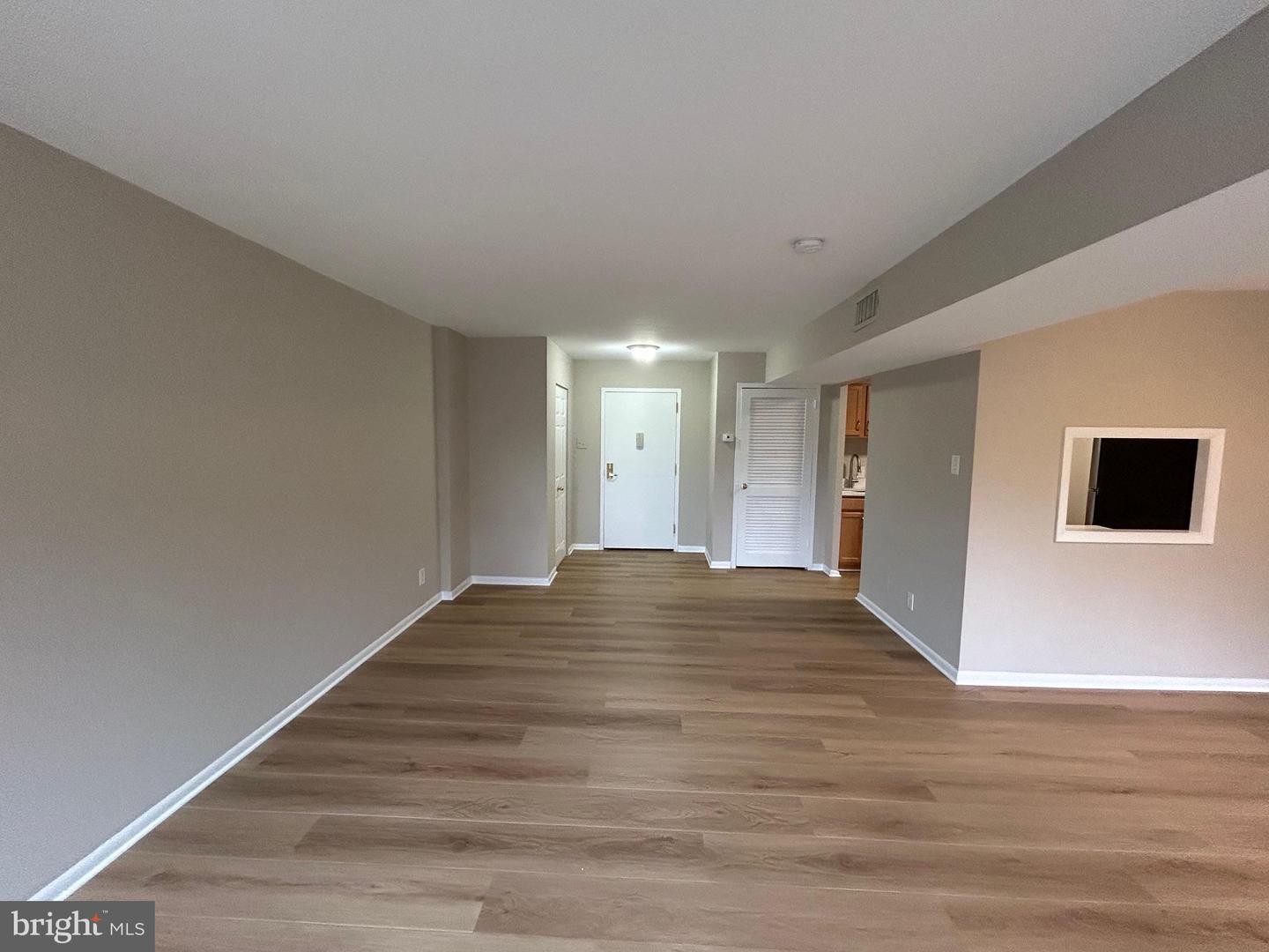 5340 HOLMES RUN PKWY #217, ALEXANDRIA, Virginia 22304, 1 Bedroom Bedrooms, ,1 BathroomBathrooms,Residential,For sale,5340 HOLMES RUN PKWY #217,VAAX2045600 MLS # VAAX2045600