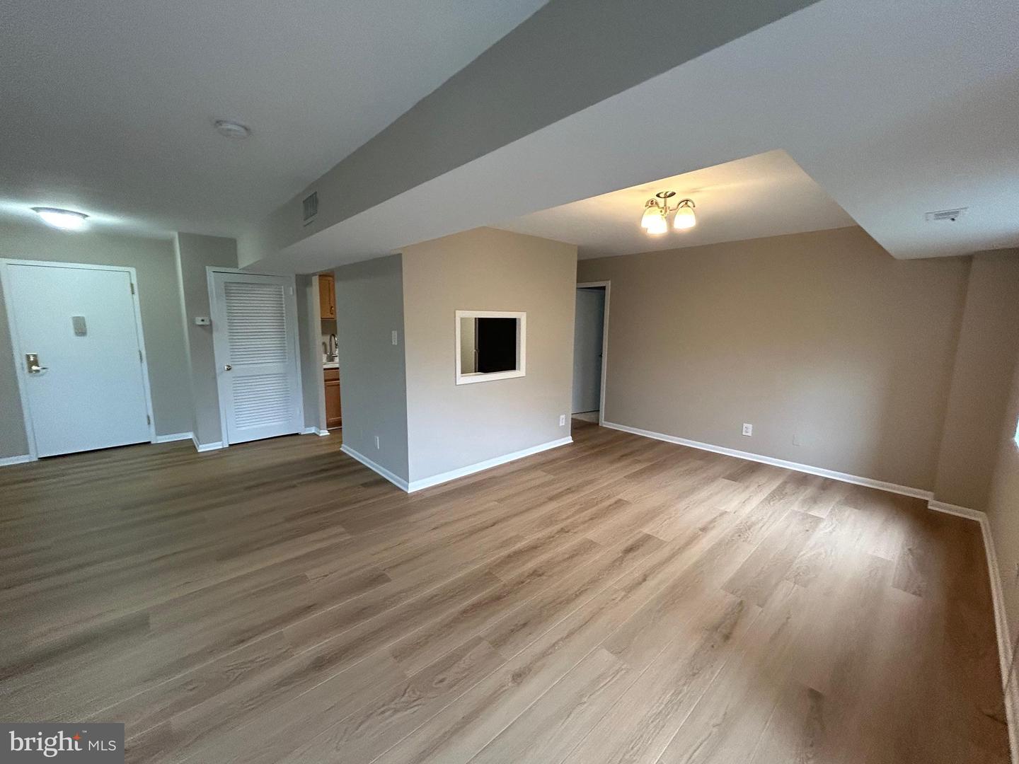 5340 HOLMES RUN PKWY #217, ALEXANDRIA, Virginia 22304, 1 Bedroom Bedrooms, ,1 BathroomBathrooms,Residential,For sale,5340 HOLMES RUN PKWY #217,VAAX2045600 MLS # VAAX2045600