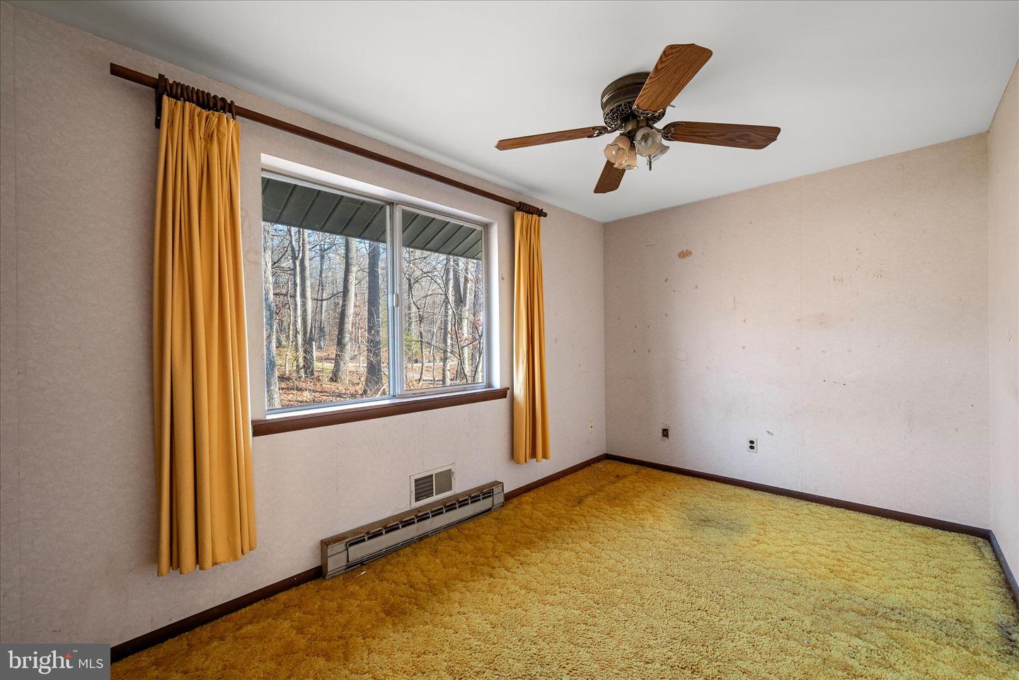 179 RIVER PARK LN, BLUEMONT, Virginia 20135, 5 Bedrooms Bedrooms, 11 Rooms Rooms,3 BathroomsBathrooms,Residential,For sale,179 RIVER PARK LN,VACL2003800 MLS # VACL2003800