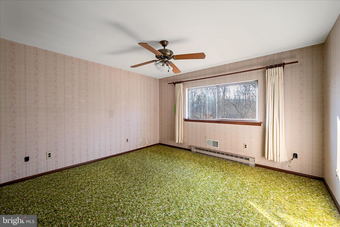 179 RIVER PARK LN, BLUEMONT, Virginia 20135, 5 Bedrooms Bedrooms, 11 Rooms Rooms,3 BathroomsBathrooms,Residential,For sale,179 RIVER PARK LN,VACL2003800 MLS # VACL2003800