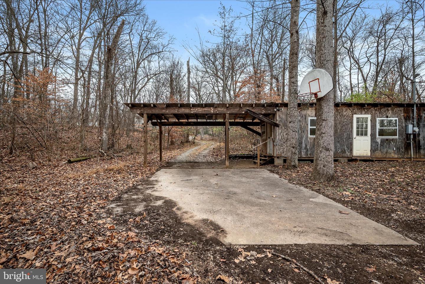 179 RIVER PARK LN, BLUEMONT, Virginia 20135, 5 Bedrooms Bedrooms, 11 Rooms Rooms,3 BathroomsBathrooms,Residential,For sale,179 RIVER PARK LN,VACL2003800 MLS # VACL2003800