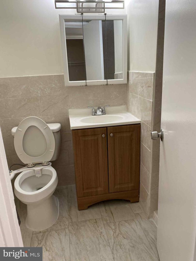 2900 KINGS CHAPEL RD #1, FALLS CHURCH, Virginia 22042, 3 Bedrooms Bedrooms, ,2 BathroomsBathrooms,Residential,For sale,2900 KINGS CHAPEL RD #1,VAFX2253266 MLS # VAFX2253266